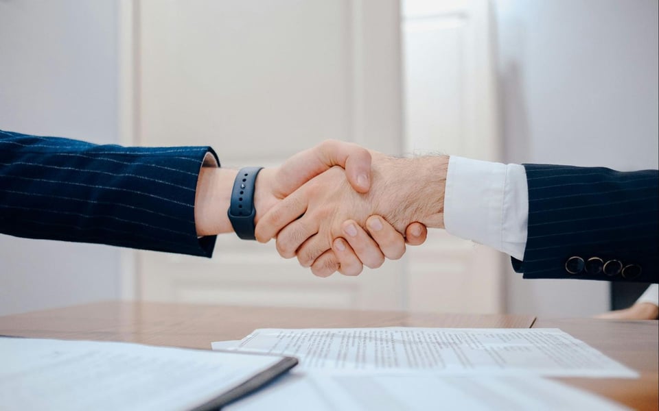 Choosing the Right Real Estate Partner in Paradise Valley: What Matters Most